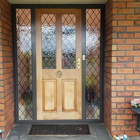Ballymena Carterton Exterior foto